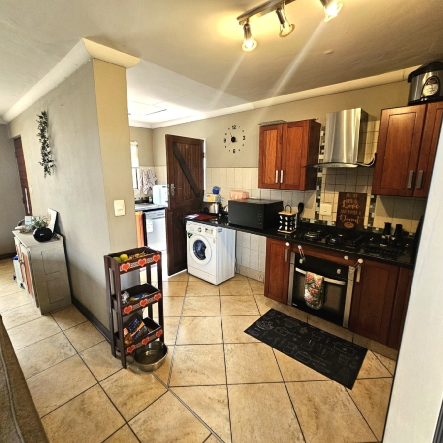 To Let 3 Bedroom Property for Rent in Waterval East North West